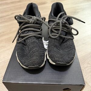 Sorel Women’s Kinetic Black Sneakers—8W/39